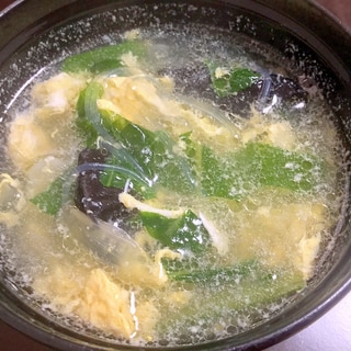 キクラゲと小松菜の春雨スープ